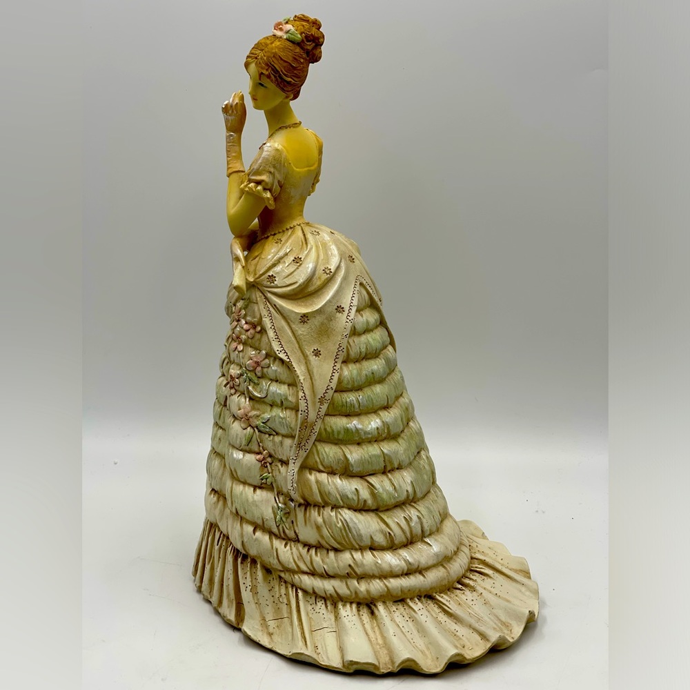 Rare Vintage 12” Resin Victorian Lady Southern Belle Detailed Collectible Statue - Picture 7 of 16